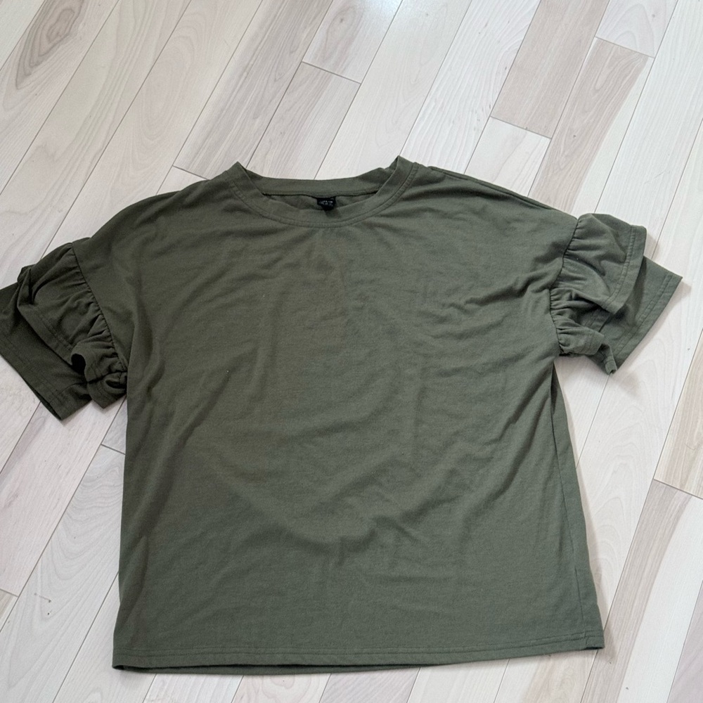 SHEIN Olive Green Ruffle Sleeve Crewneck Tee
